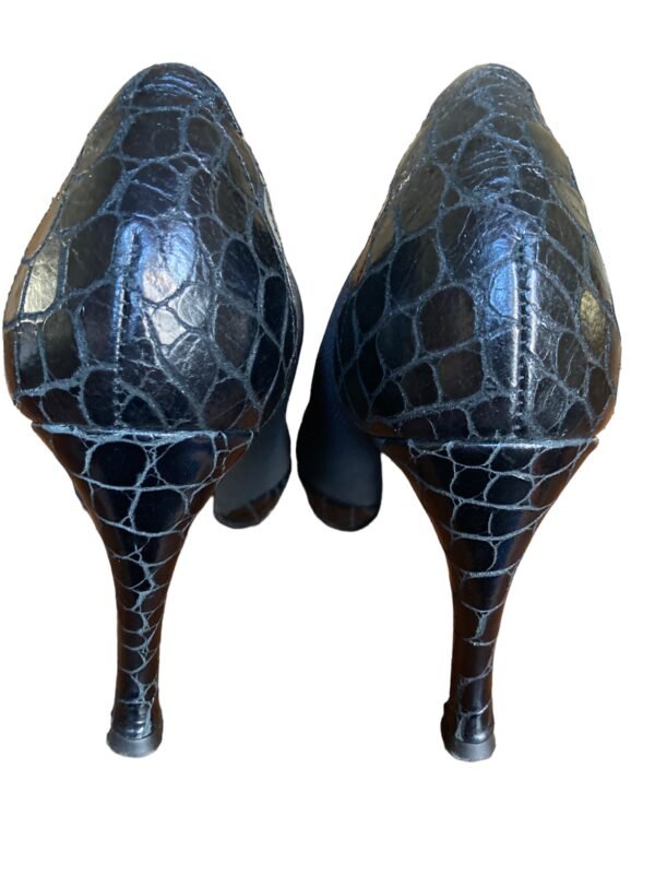 Donald J. Pliner Black Zetta Pumps. 6.5