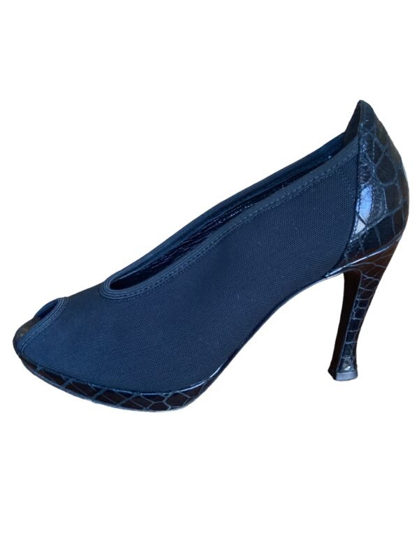 Donald J. Pliner Black Zetta Pumps. 6.5